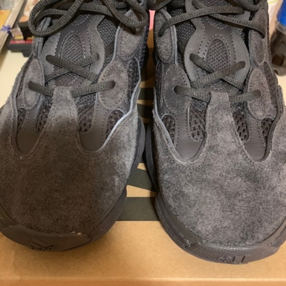 Yeezy 500 - Picture 2 of 8